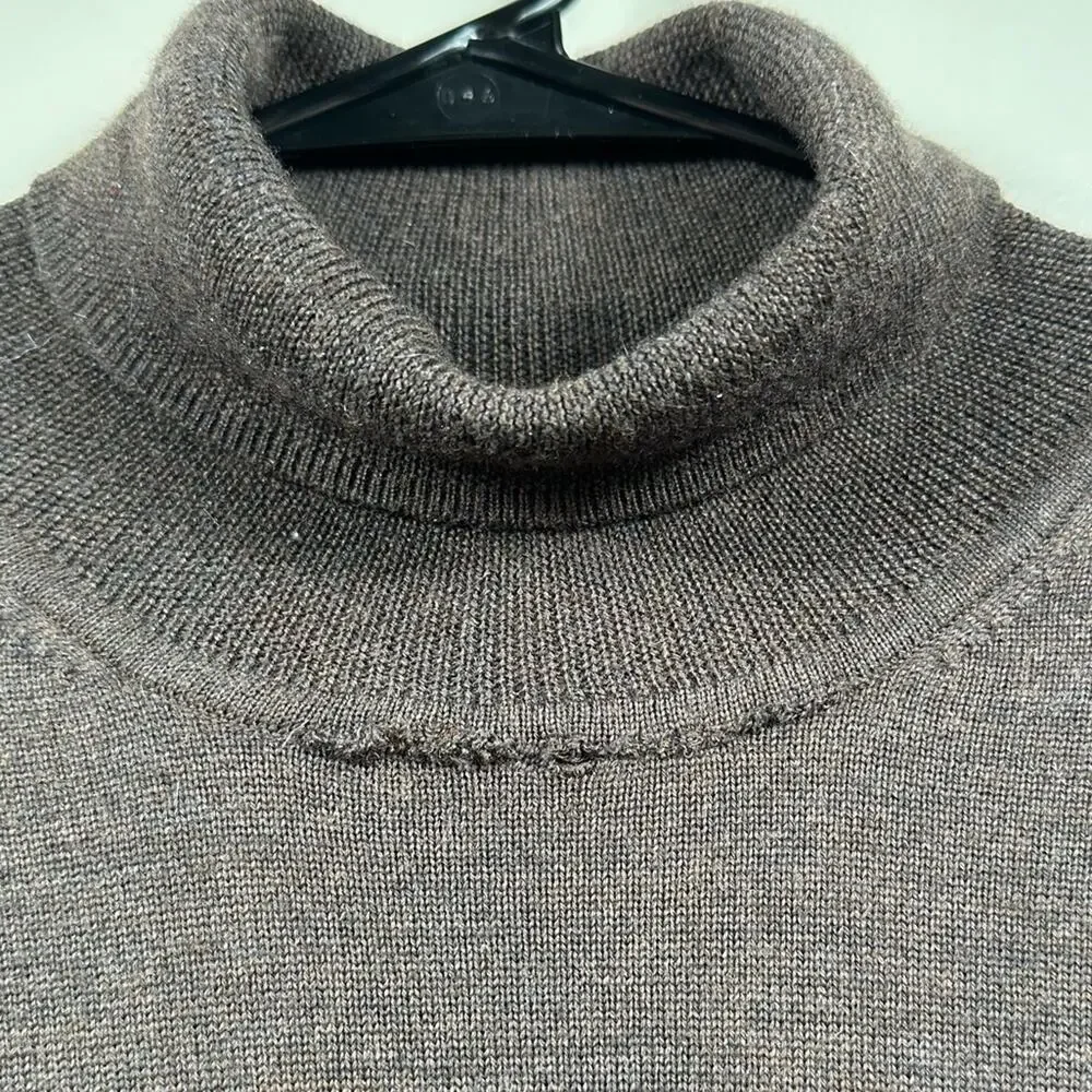 Brooks Brothers 346 Extra Fine Italian Merino Wool Turtleneck Sweater - Large